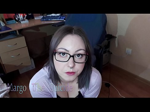 ❤️ Nwatakịrị nwanyị sexy nwere ugegbe na-eme Dildo nke ukwuu na igwefoto ☑ Ihe na-akpali agụụ mmekọahụ n'ụlọ